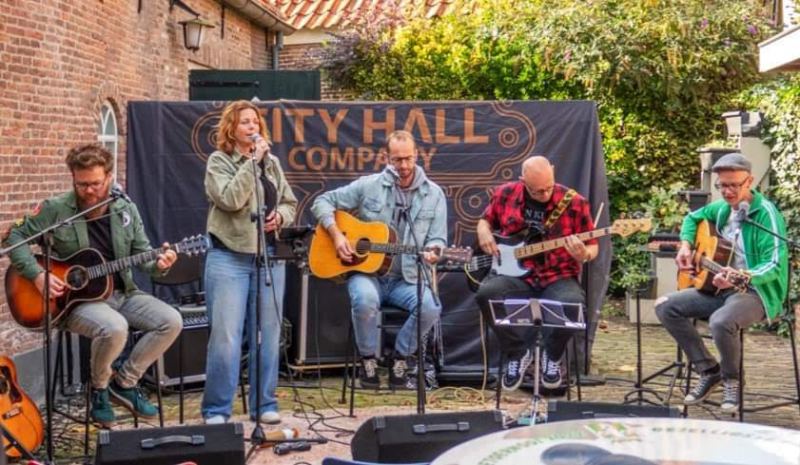 [348] Huiskamerconcert van City Hall Company