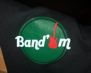 Een uniek 'Tikkie jij Band'um' shirt 